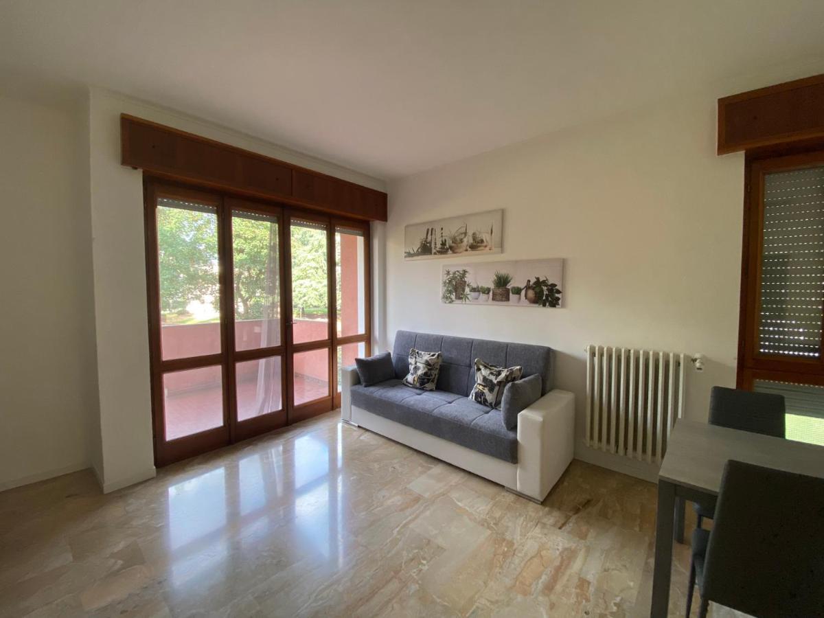 Appartamento La Finestra Sul Parco 달미네 외부 사진